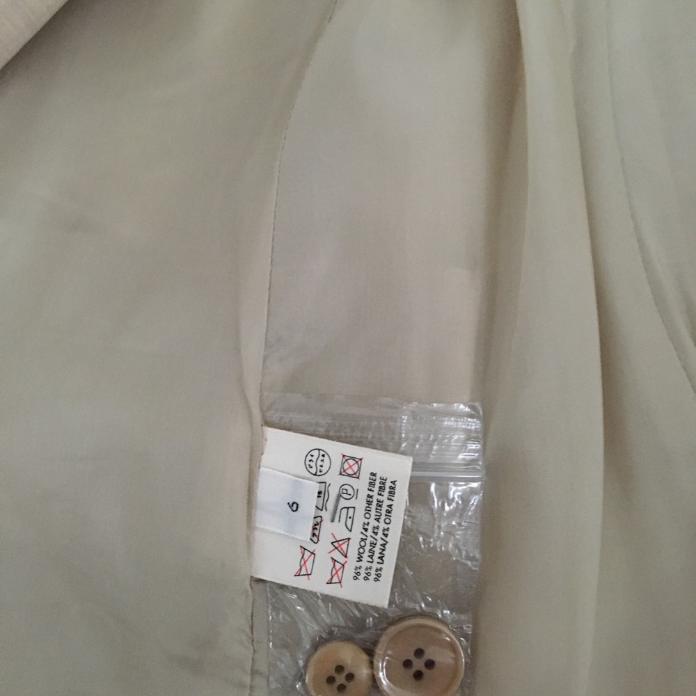 Blazer - Picture 4 of 4